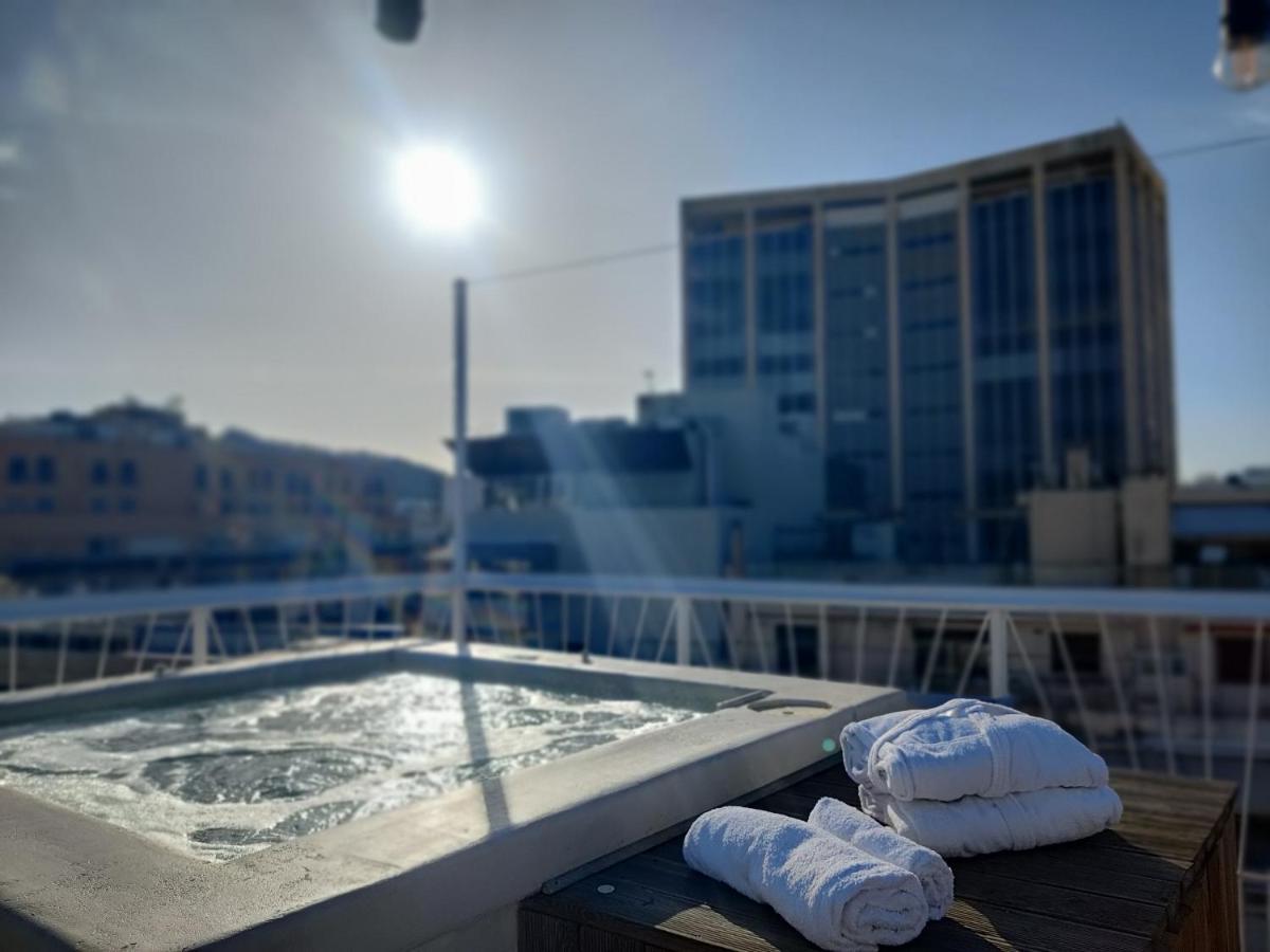 Unique Solar Penthouse With Jacuzzi And Sauna In Central Athens Exterior photo